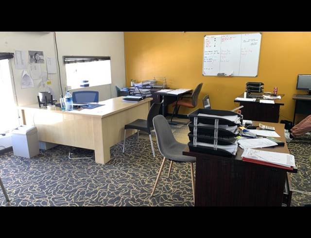 INDUSTRIAL PROPERTY TO RENT IN WOODSTOCK